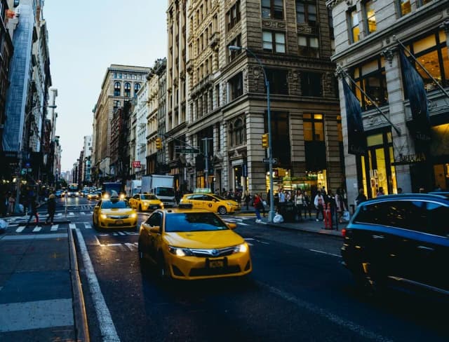 Ile kosztuje taxi za 20 km? Odkryj ukryte koszty przejazdu Ile kosztuje taxi za 20 km? Odkryj ukryte koszty przejazdu