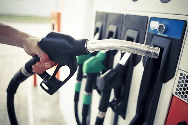 Co gorsze benzyna do diesla czy diesel do benzyny - skutki błędów tankowania Co gorsze benzyna do diesla czy diesel do benzyny - skutki błędów tankowania