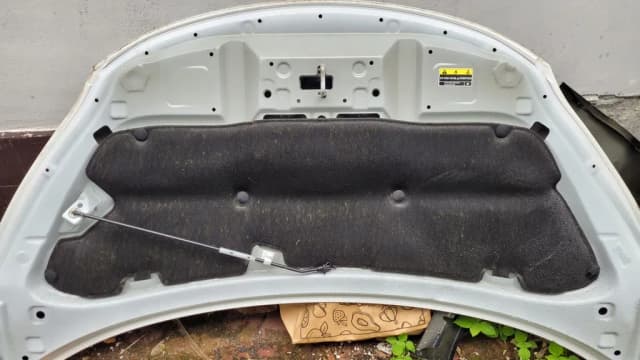 Jak otworzyć maskę w Toyota Aygo - proste kroki i porady Jak otworzyć maskę w Toyota Aygo - proste kroki i porady