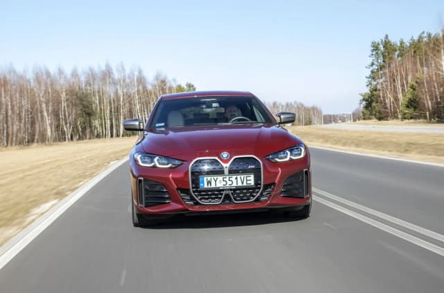BMW i4 M50 - szczegółowe informacje, zasięg i porównania z innymi elektrykami BMW i4 M50 - szczegółowe informacje, zasięg i porównania z innymi elektrykami