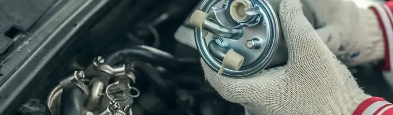 Gdzie jest filtr paliwa w Ford Focus MK3 1.6 benzyna? Oto lokalizacja! Gdzie jest filtr paliwa w Ford Focus MK3 1.6 benzyna? Oto lokalizacja!
