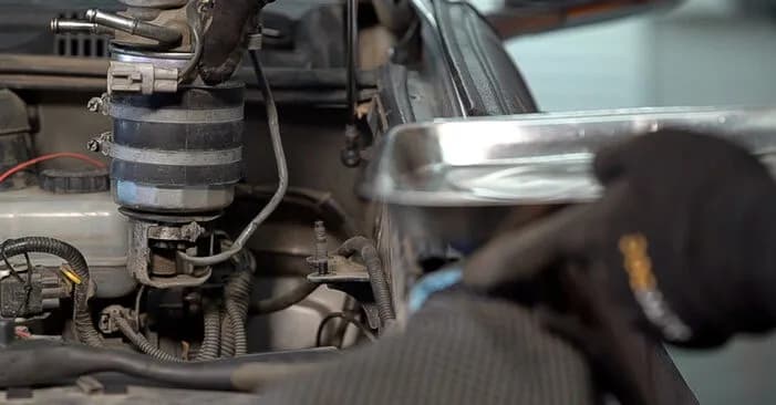 Gdzie znajduje się filtr paliwa w Toyota Auris 1.6? Oto odpowiedź Gdzie znajduje się filtr paliwa w Toyota Auris 1.6? Oto odpowiedź