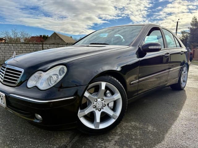 Mercedes C klasa W203 – sprawdź, co musisz wiedzieć przed zakupem Mercedes C klasa W203 – sprawdź, co musisz wiedzieć przed zakupem